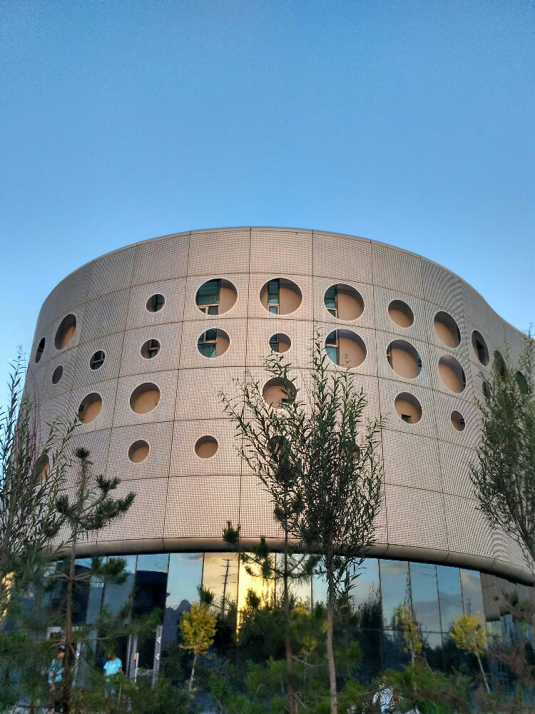 德令哈,外星人基地和天文科普馆