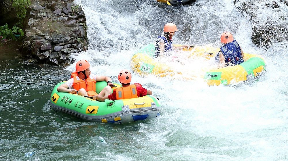 廣東清遠一日遊【花卉小鎮 黃騰峽漂流 挑戰動感漂流 體驗驚險刺激