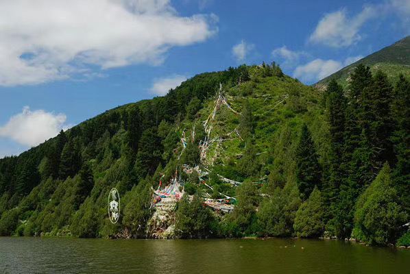 达尔宗湖