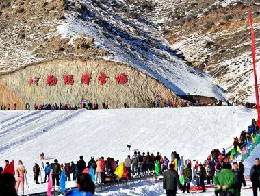 伊宁市阿勒玛滑雪场攻略,阿勒玛滑雪场门票\/游