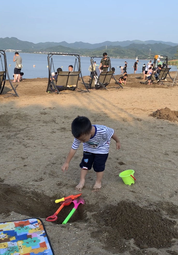 东钱湖随风阳光沙滩