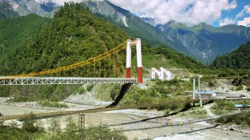 西藏林芝波密-通麦大桥 (4)