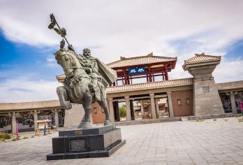 雅丹魔鬼城+阳关+玉门关+西千佛洞【雅丹落日/上门接送】【行程时间自由定制，所有的旅游时间都用在景点！】