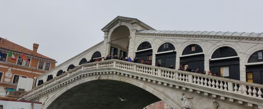 法瓦罗威尼托旅游攻略