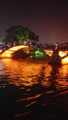 晚上的文昌湖 100n090000003ohif6F5B_R_1024_10000_Q90.jpg