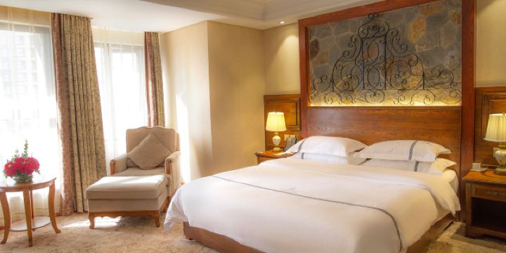 昆明柏恩利兹精品酒店1-3晚 花之城门票2张【盛唐城核心商圈酒店,英式