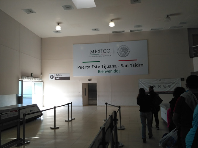 从美国免签证进入墨西哥边境蒂华纳(tijuana)两