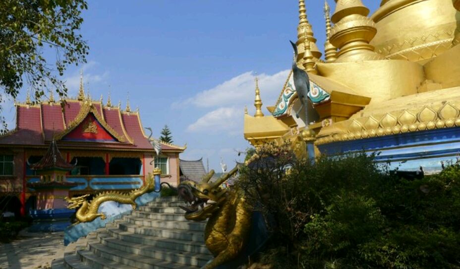 孟连大金塔