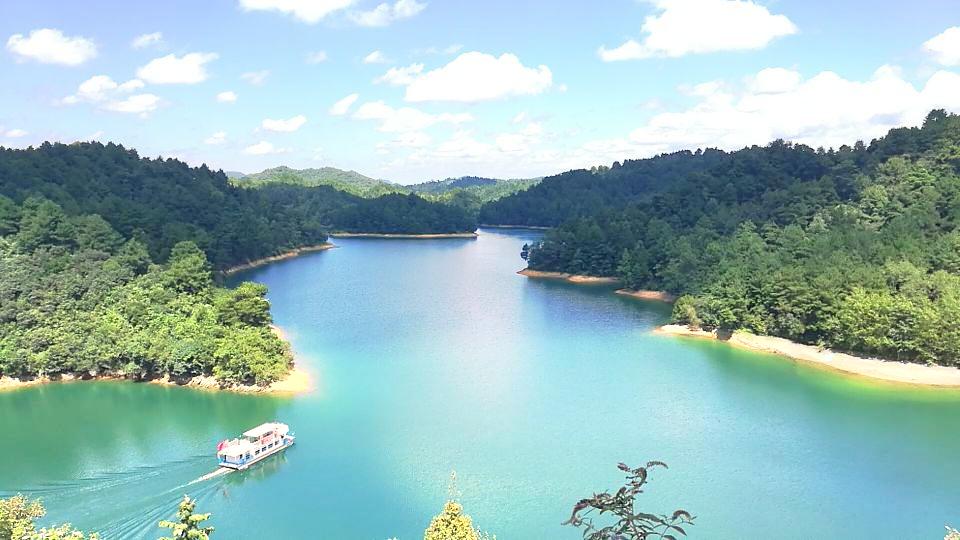 长顺杜鹃湖风景区