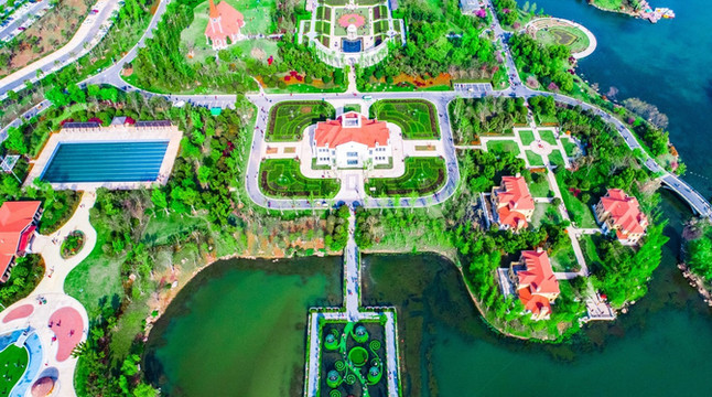 花博园的地址在滁州市南谯区宇业·京华园西边,琅琊山风景区科教园区