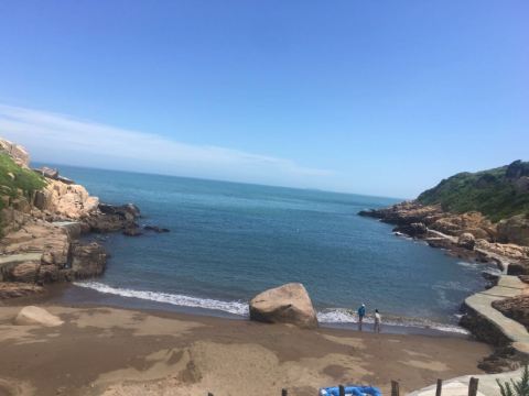 庙子湖的一处沙滩~,这边人多,自然商业化气息也多了,如果要去沙滩玩