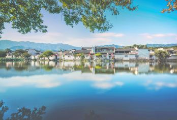 宏村+西递一日游【含中餐，可选16人团；纯玩无购物一人成团】【1.黄山市市区参团，汽车站/火车站/各酒店提供免费接送站服务（部分套餐可送北站）。】