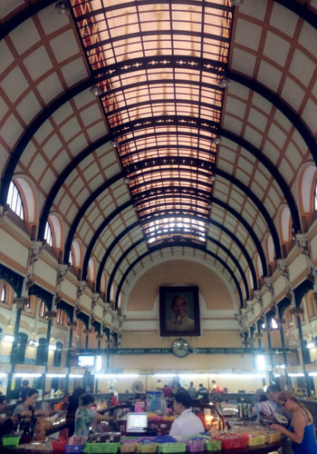 三千公里外的书桌--美奈、西贡悦读记