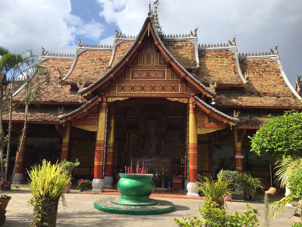 曼春满佛寺