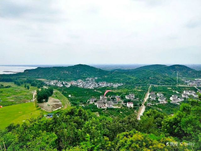 黄湾尖山村