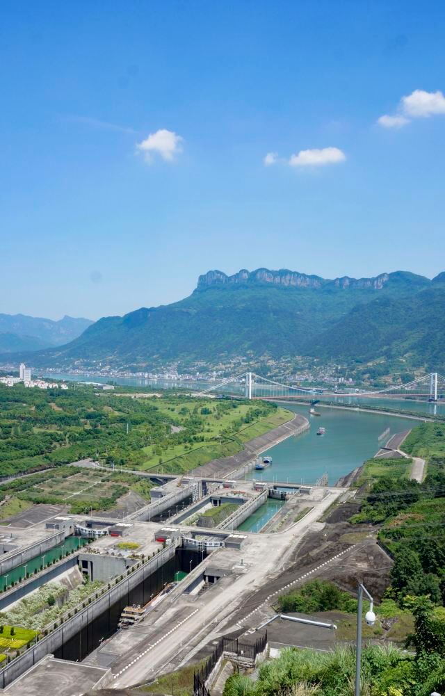交运两坝一峡游船
