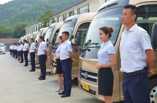 2,  奔驰商务车,专车全程陪同,专业司机,专线导服.