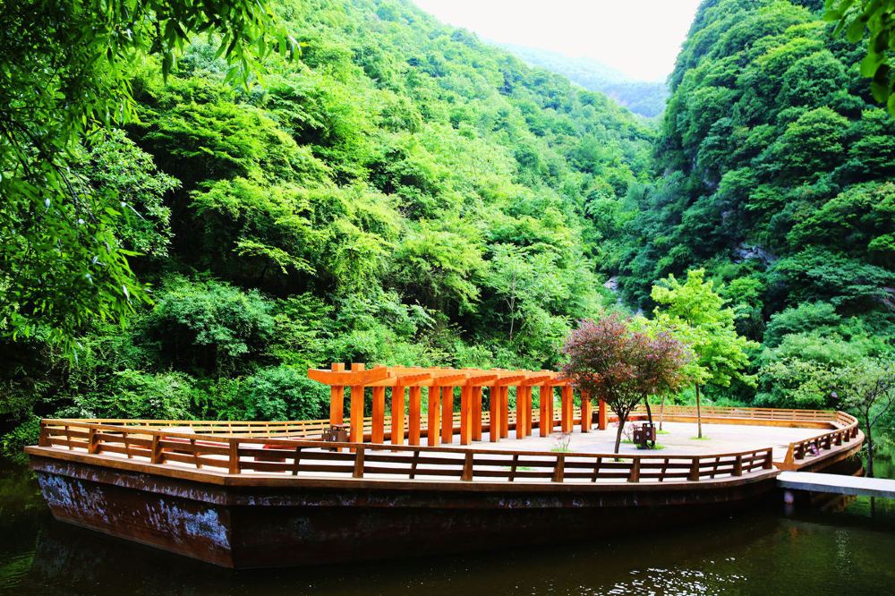 陝西渭南少華山森林公園一日遊天高氣爽登山賞秋體驗玻璃棧道