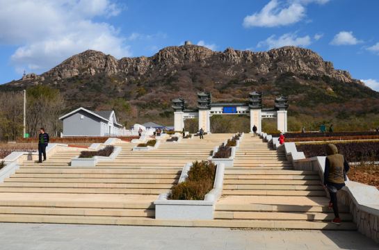 兴城兴城刘台子油菜花红海滩首山一日游赏兴城红海滩