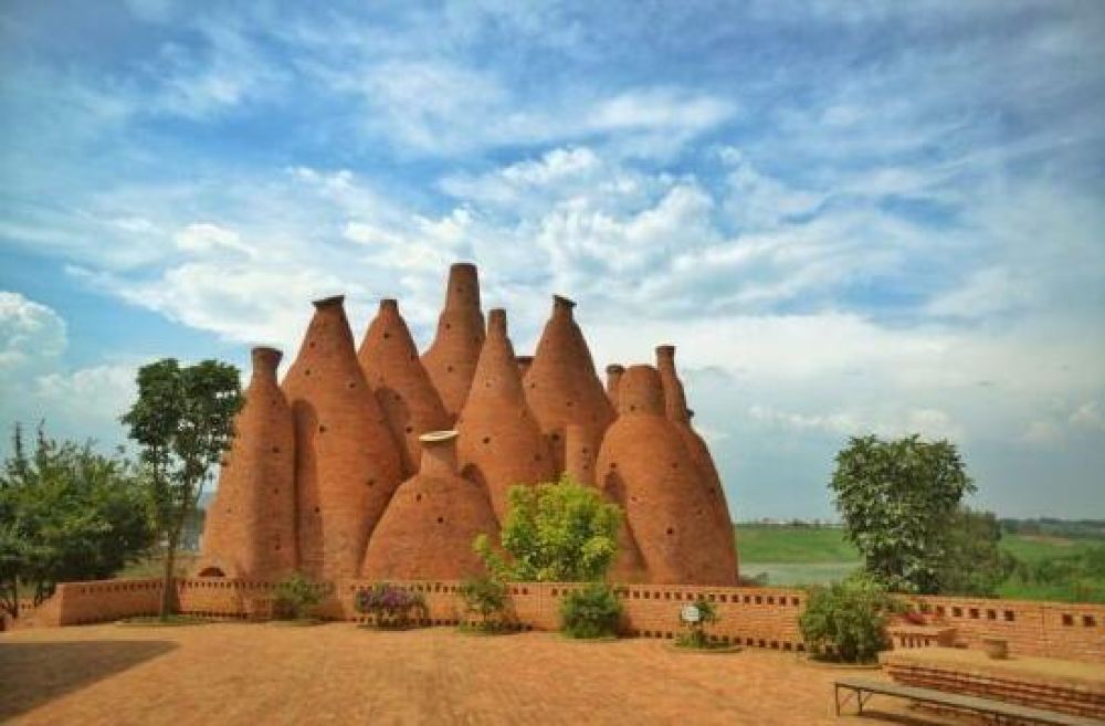 云南红酒庄湖泉半山温泉一日游品红酒露天温泉品红酒赏
