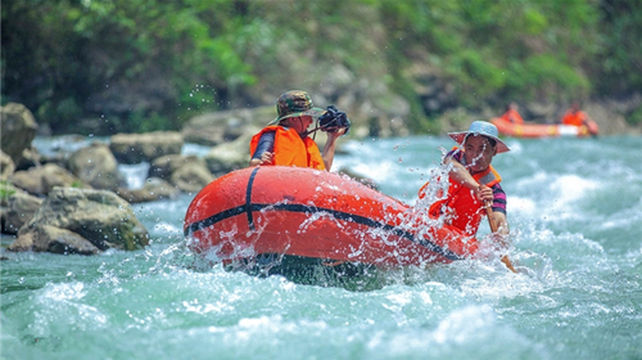 杭州浙西大龙湾景区一日游龙井峡漂流128米落差浪尖上的过山车可团队