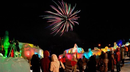 冬季奇景 冰上花火 北海道支笏湖冰雪节 花火大会辉煌之夜 绿牌巴士性价比之选线路推荐 携程玩乐