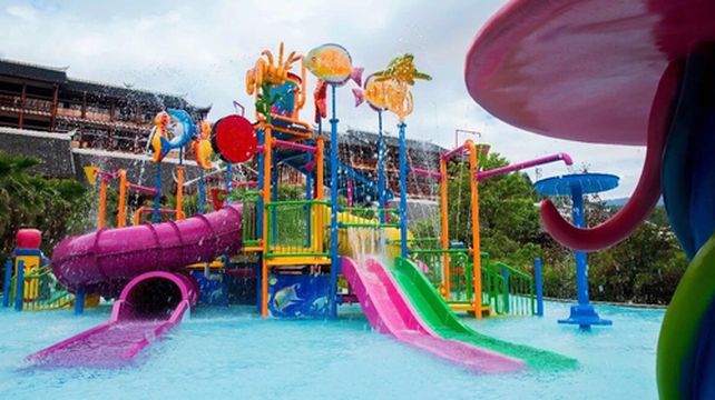 贵州凯里一日游剑河水上乐园大喇叭儿童城堡彩虹滑道漂流冲浪