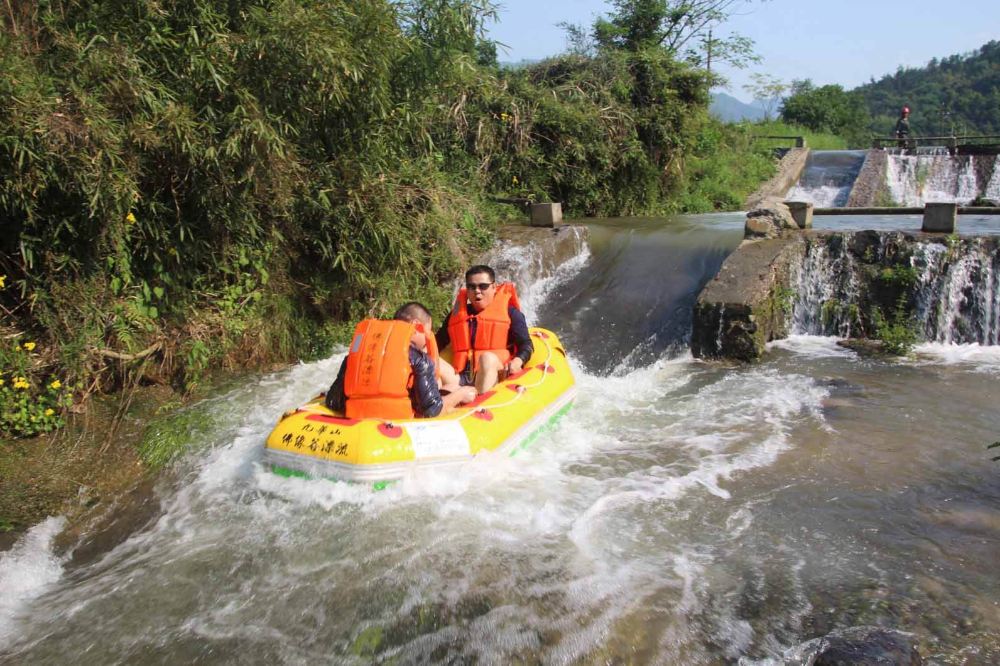 白云峰峡谷漂流一日游南昌出发