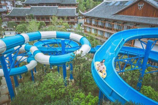 贵州凯里一日游剑河水上乐园大喇叭儿童城堡彩虹滑道漂流冲浪