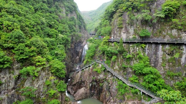 磐安舞龍峽景區 烏石村一日遊【義烏出發,5a級景區,天然氧吧】