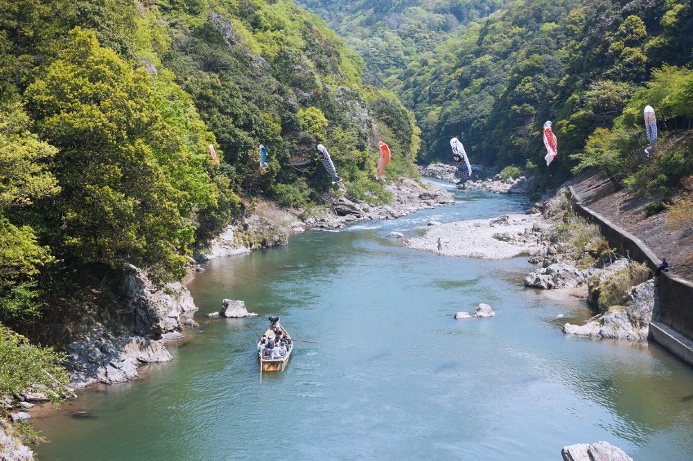 日本京都府岚山保津川漂流嵯峨野观光小火车一日游漂流16公里自由漫步