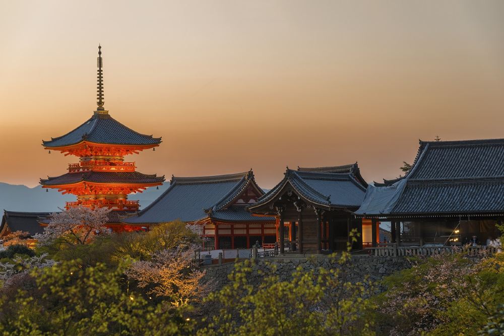 清水寺 伏見稻荷大社 嵯峨野嵐山渡月橋 金閣寺一日遊【1人成行 包含