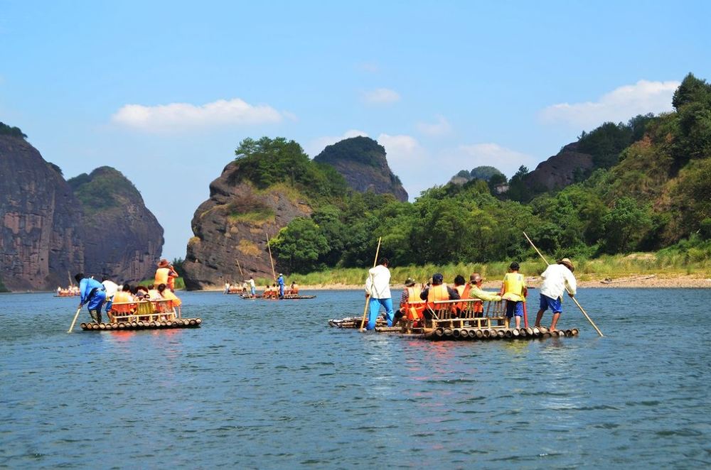 江西鷹潭龍虎山風景區一日遊【天師府 深度體驗:乘竹筏觀光,探千古