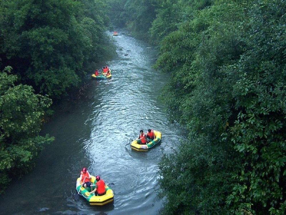 湖南浏阳大围山峡谷漂流一日游经典漂流