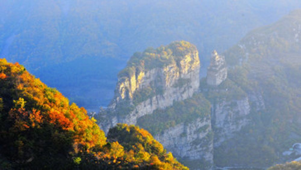 興隆山景區項目位於興隆縣大水泉鄉迷子地村,由中景信旅遊投資開發