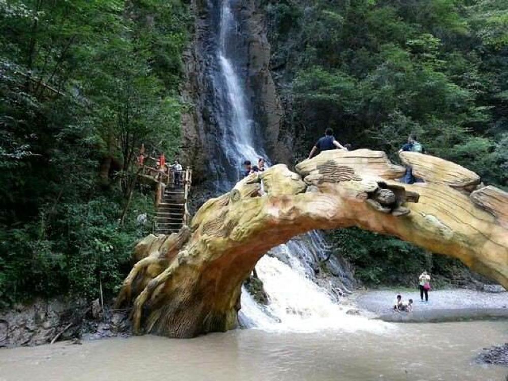 湖北襄阳五道峡景区一日游玻璃桥一日游玻璃桥一日游