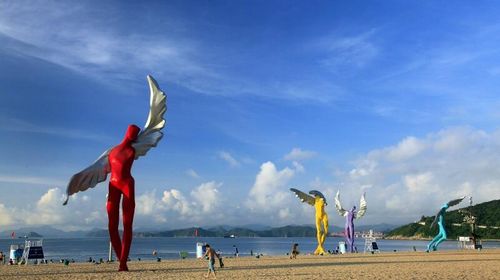 深圳金色海岸游艇+地王观光+大梅沙海滨公园+沙头角中英街+世界之窗一日游【海边沙滩+城市观光】线路推荐【携程玩乐】