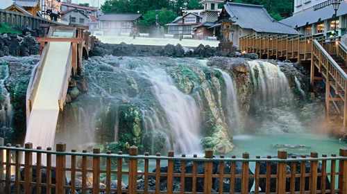 日本群马县草津温泉一日游 三大温泉榜首之草津温泉悠闲一日 日语导览 线路推荐 携程玩乐