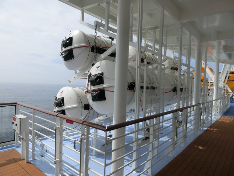 各种救生艇,一人一位 海洋