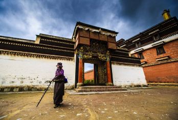 兰州拉卜楞寺+桑科草原1日游【包车上门接/随走随停】【[产品保障]独立包车，精致小包团，纯玩无购物，纯玩无购物，24小时管家服务；】
