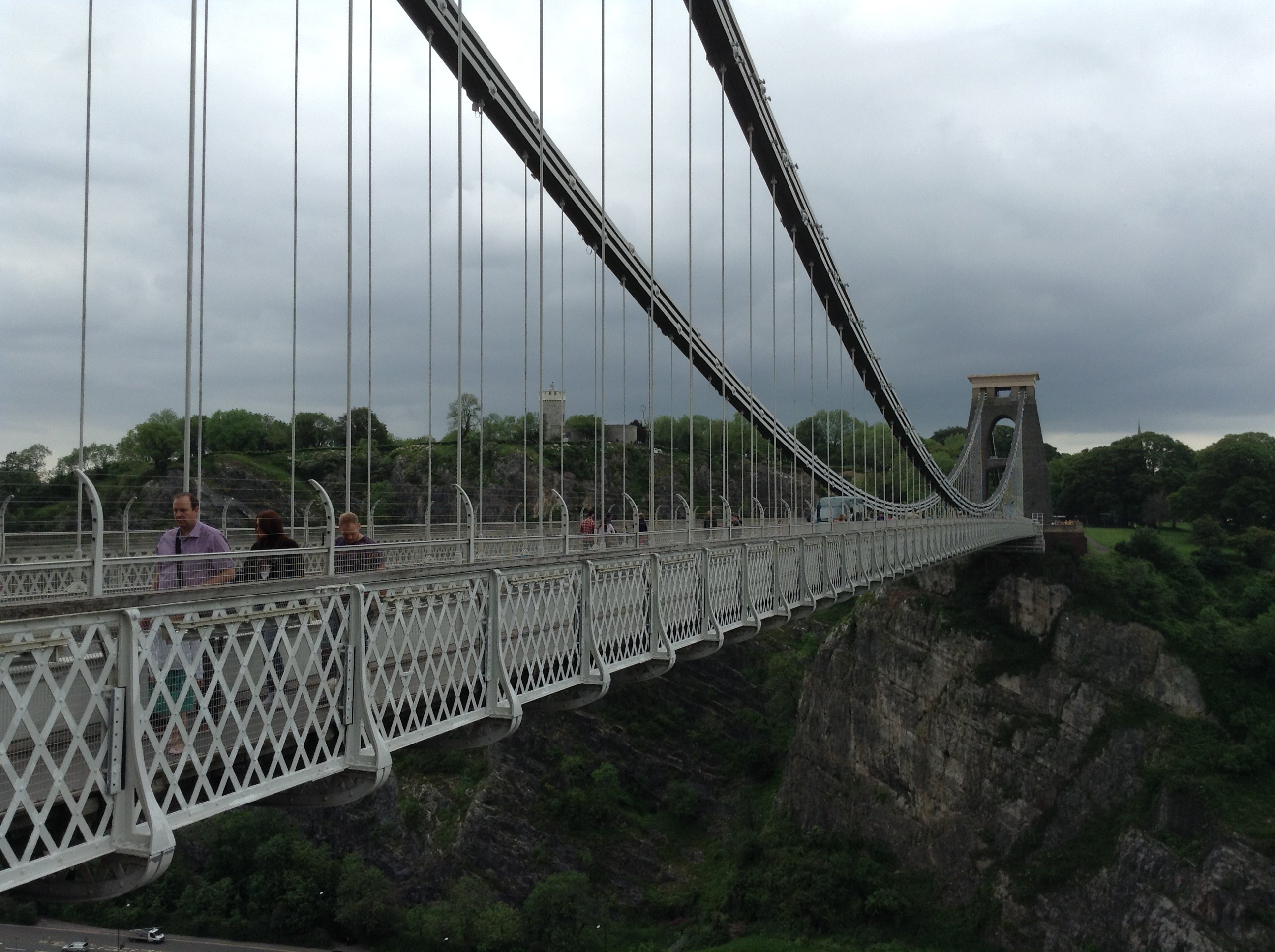 30年代由brunnel设计,到1946年才完成,是一个古老而别致的钢结构吊桥