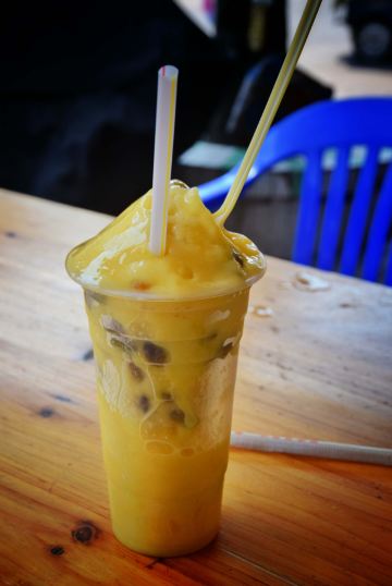 有间炒冰的杂果冰沙 侨港美食第四站——湄公河的刺螺和扇贝 北海盛产