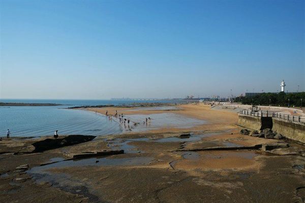 我觉得来日照看礁石的话就是三处,一处是任家台,张家台和李家台那里的