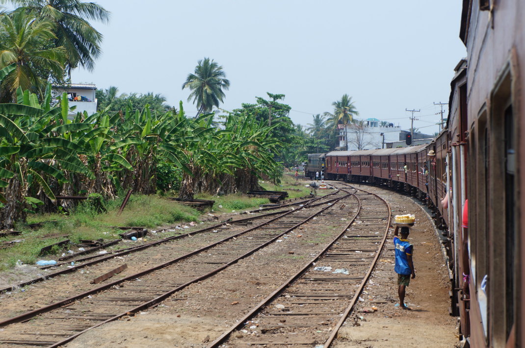 加勒至科伦坡海滨火车