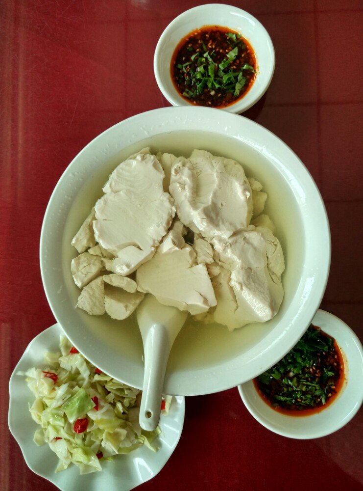 冕宁特色菜:石磨豆花 天下灵山