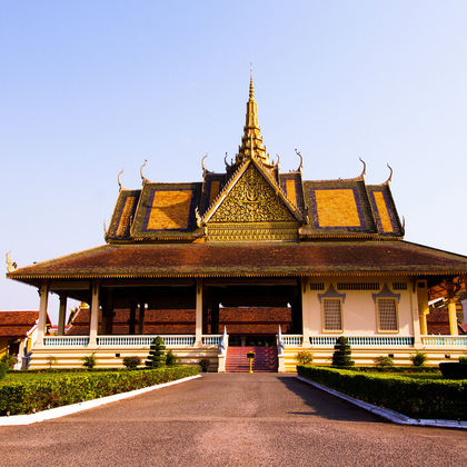 柬埔寨金边金边国家博物馆+塔山寺+中央市场+金边王宫一日游