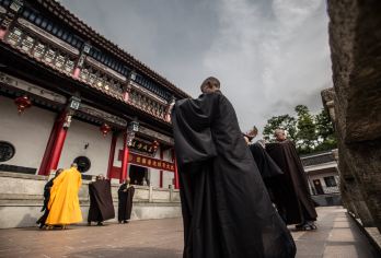 九华山+化城寺+百岁宫+肉身宝殿一日游【祈福之旅食素斋】【池州高铁站直通车免费接送至九华山，旅游直通车，一人一座~】