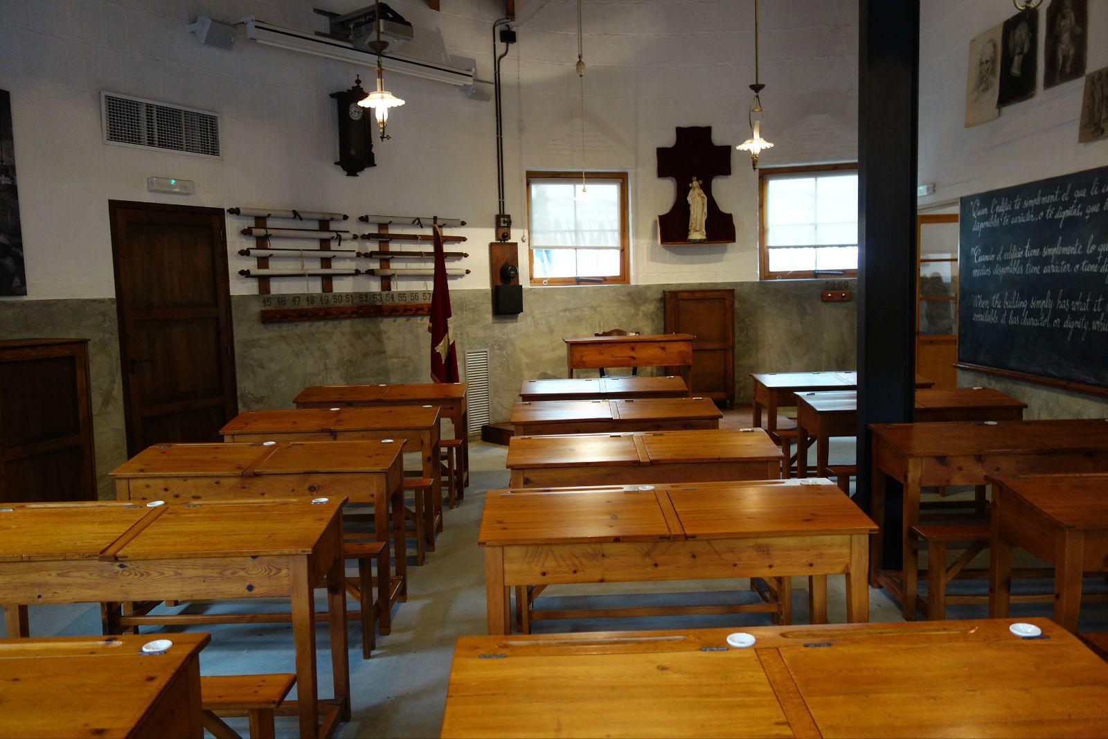 教堂当年附设的为建设工人小孩服务的学校小教室 圣家族大教堂