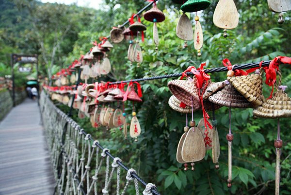 呀诺达雨林文化旅游区 幸福门~千万别回头