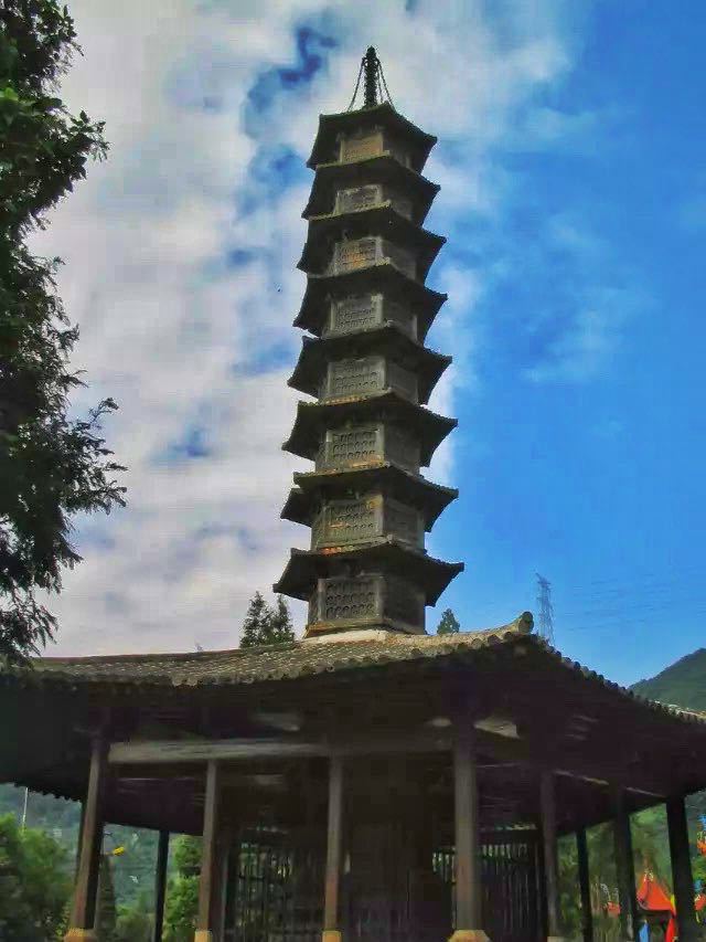 国安寺石塔